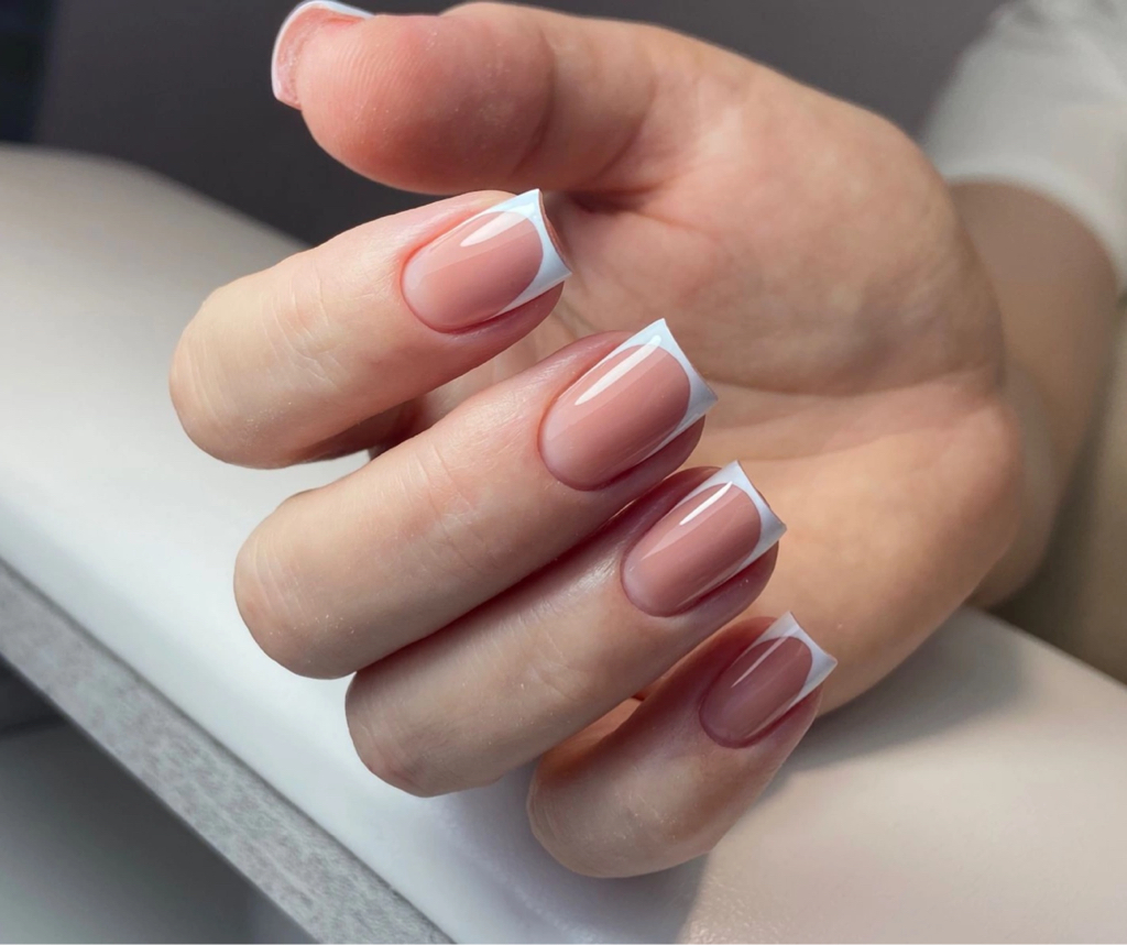 Маникюр гель лак ( укрепление +френч)