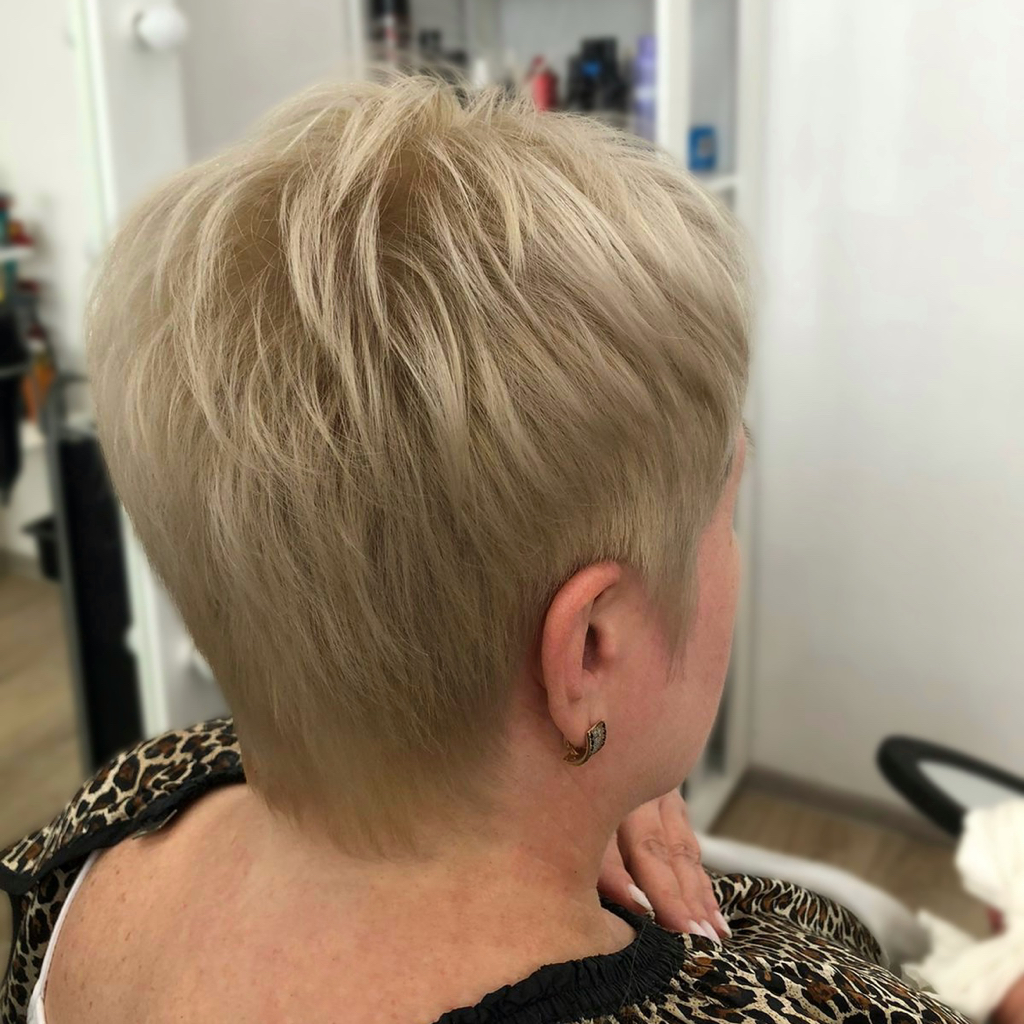 Блондирование, короткие волосы