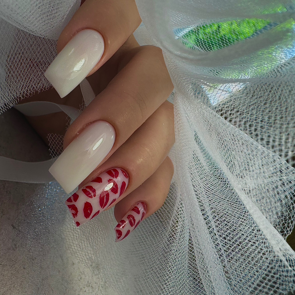 Длинные ногти. Маникюр + однотонное покрытие гелем (Длинные ногти)