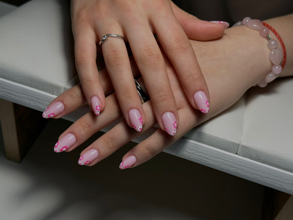 Наращивание ногтей