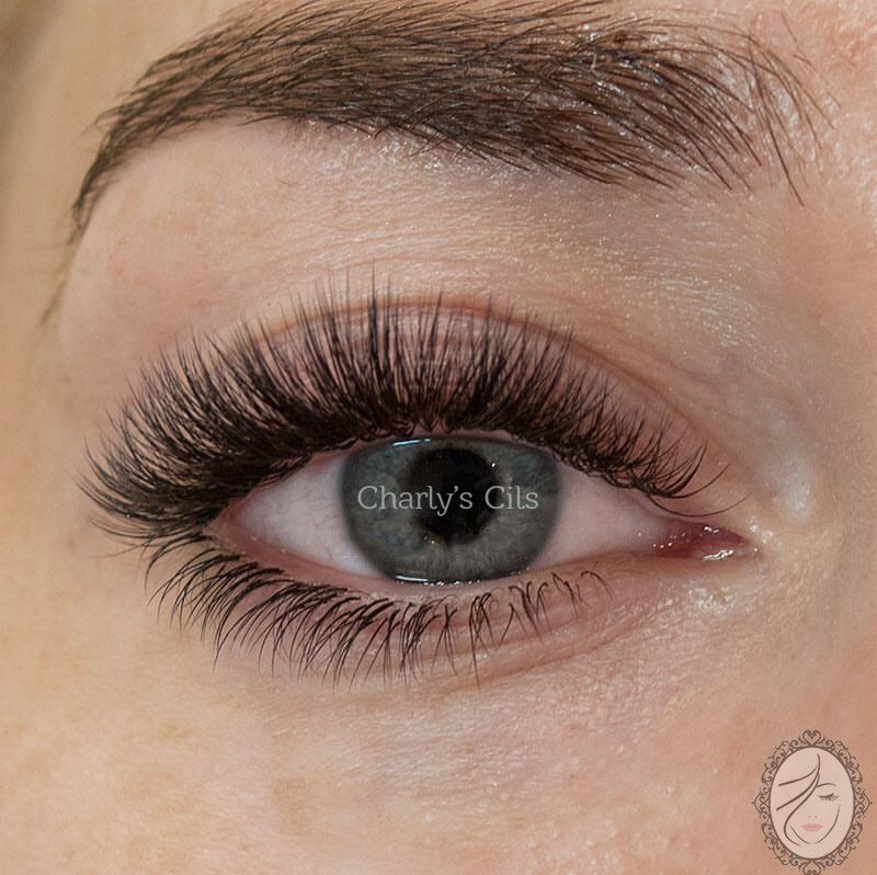 Наращивание ресниц 3D