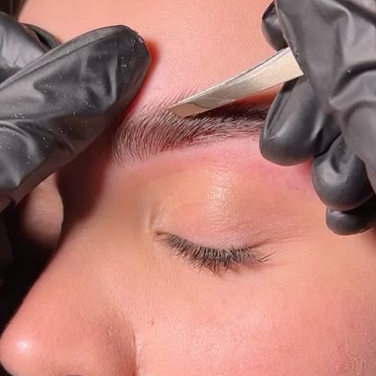 Архитектура бровей без окраски