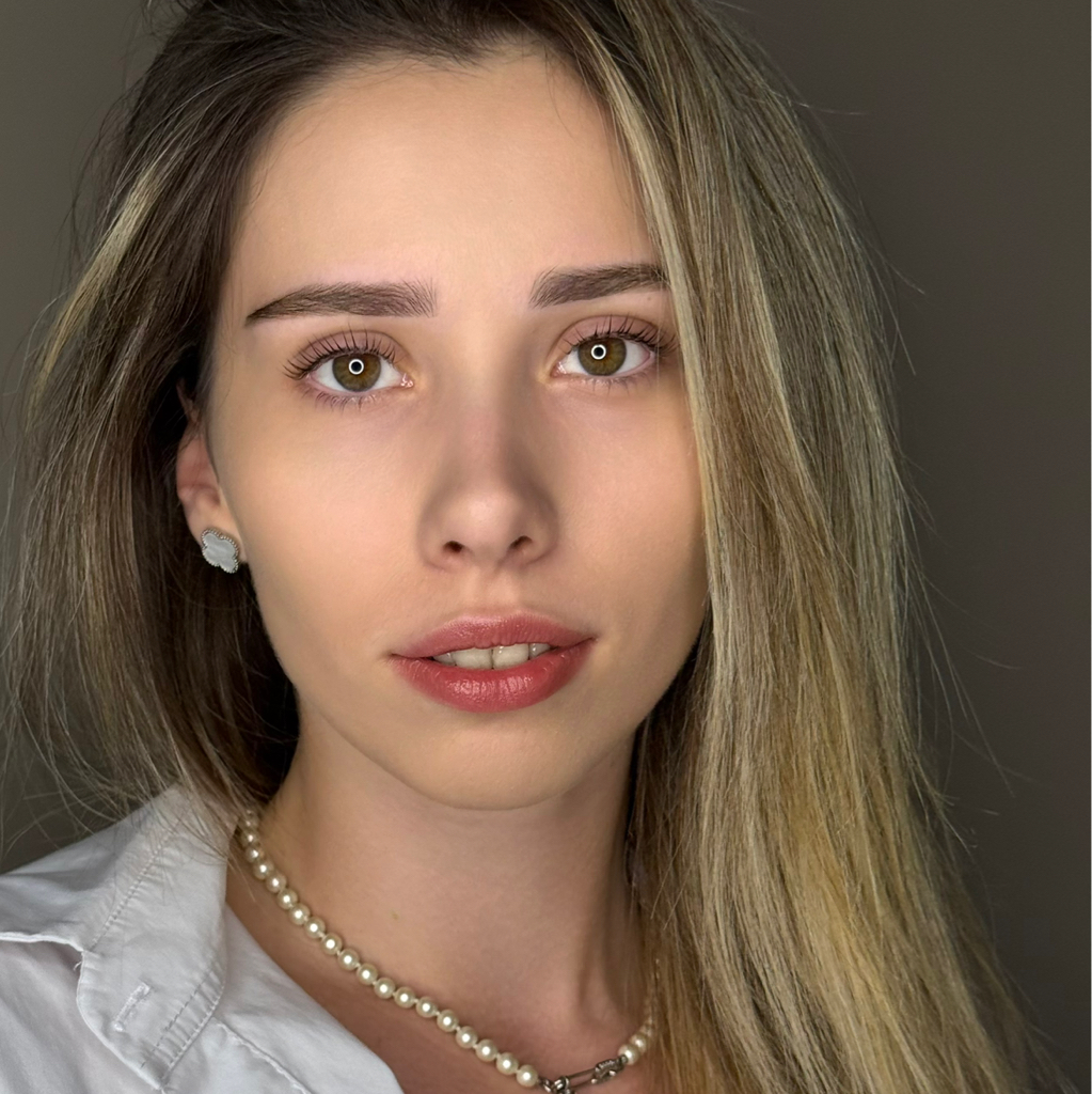 Коррекция бровей