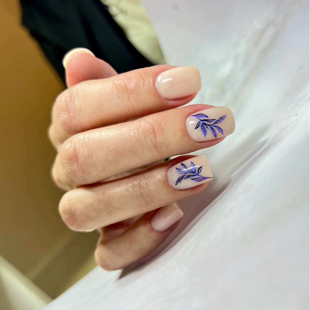 Маникюр с покрытием легкий дизайн или ремонт (1-2 ногтя)