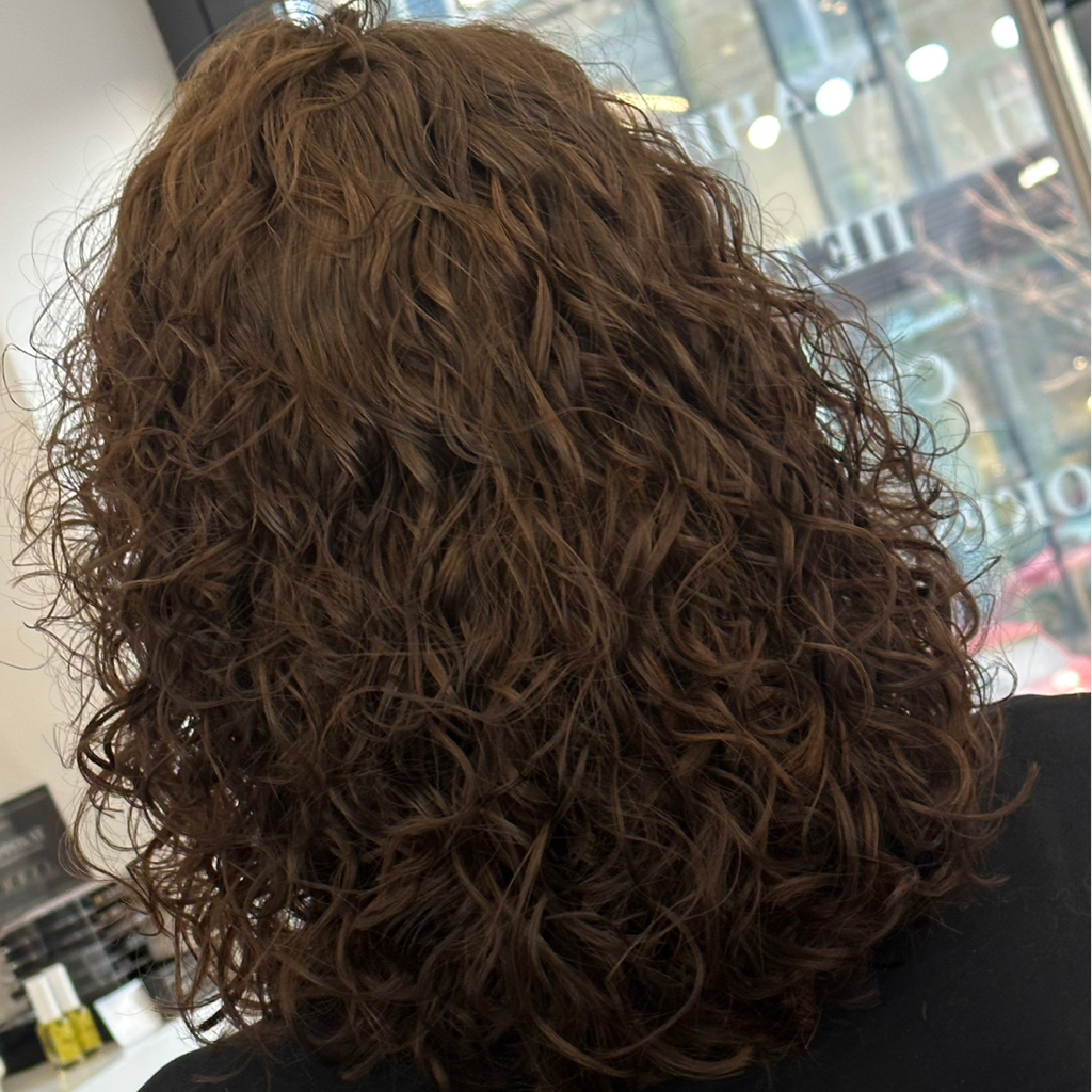 Женская биозавивка волос (средняя длина, до лопаток)