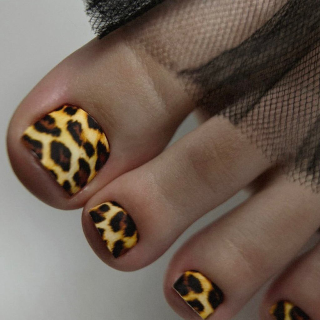 Педикюр с покрытием (полный)