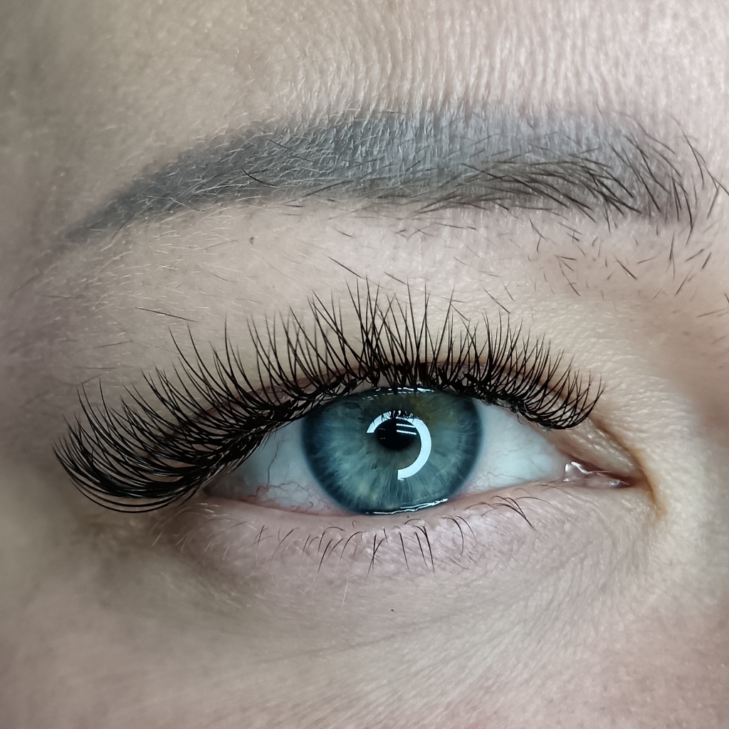 Наращивание ресниц 3D