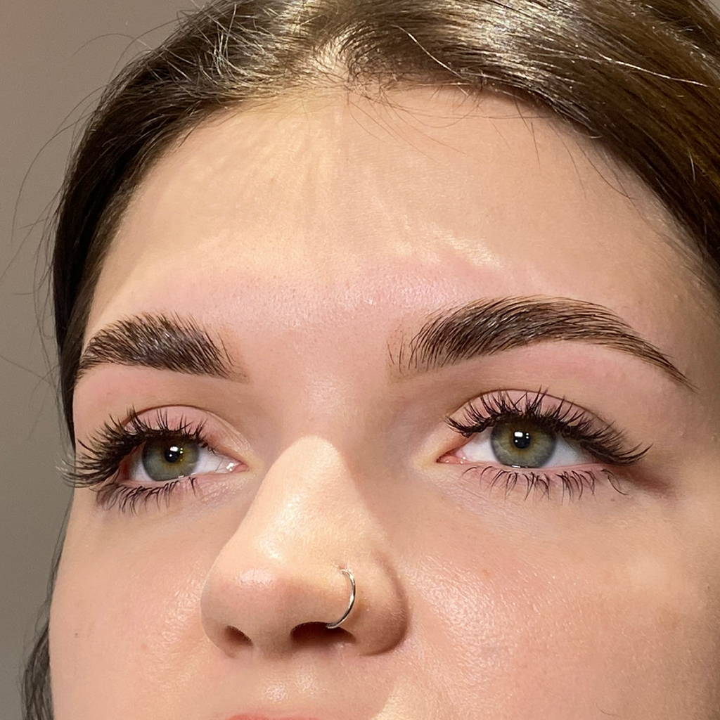 Коррекция бровей