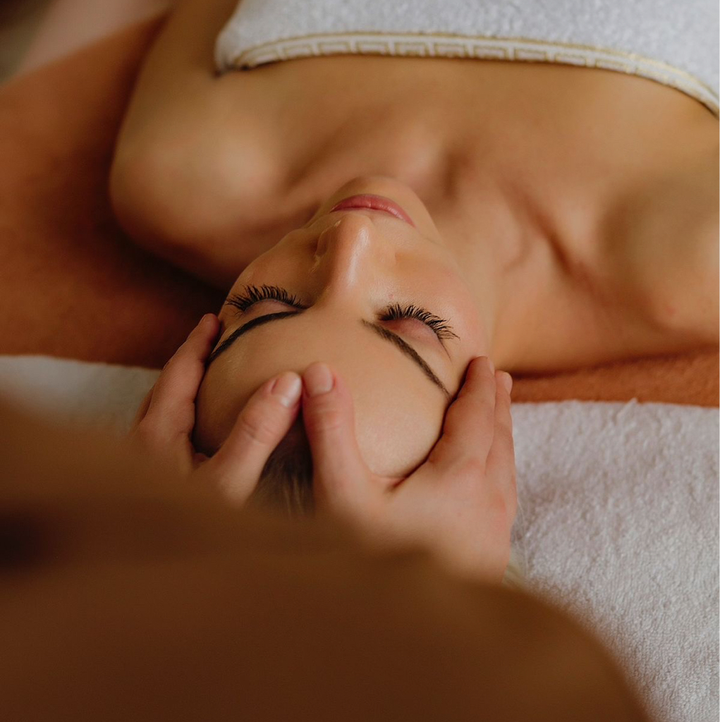 Скульптурный/омолаживающий массаж лица