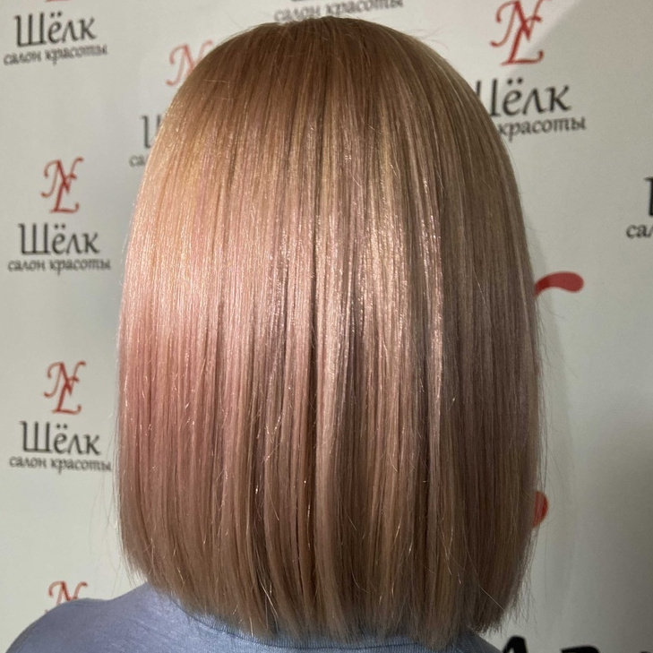 Окрашивание  в один тон на средние волосы