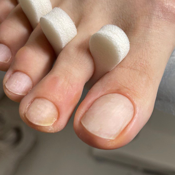 Женский педикюр не полный