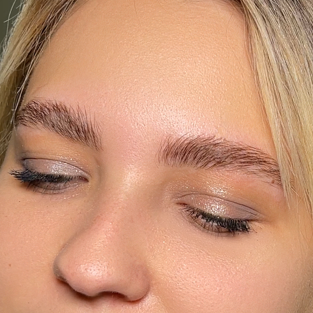 Коррекция бровей