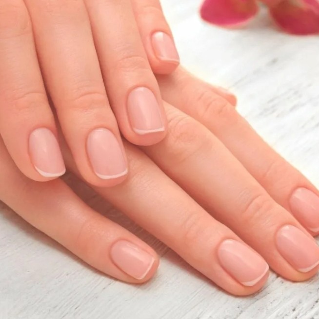 Женский маникюр без покрытия