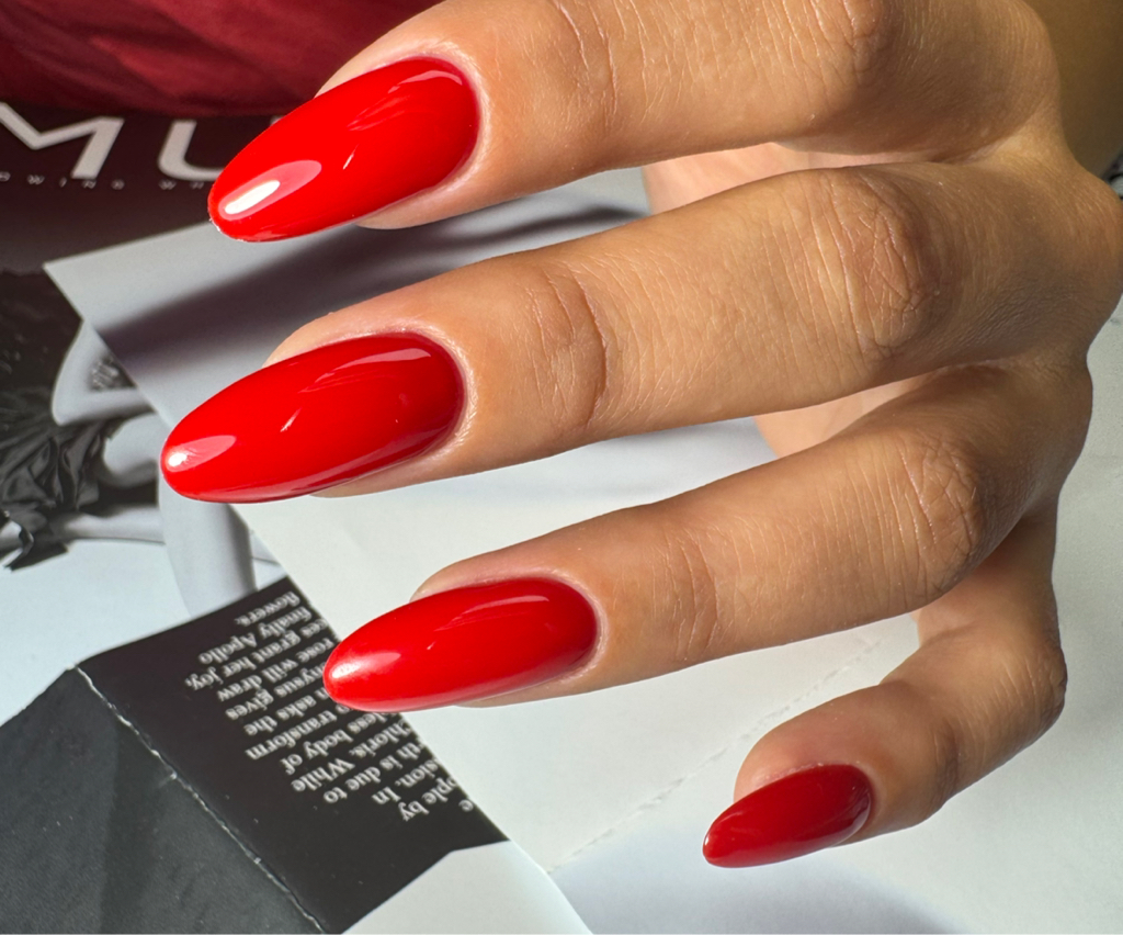 Маникюр с покрытием гель-лак мастер высшей категории