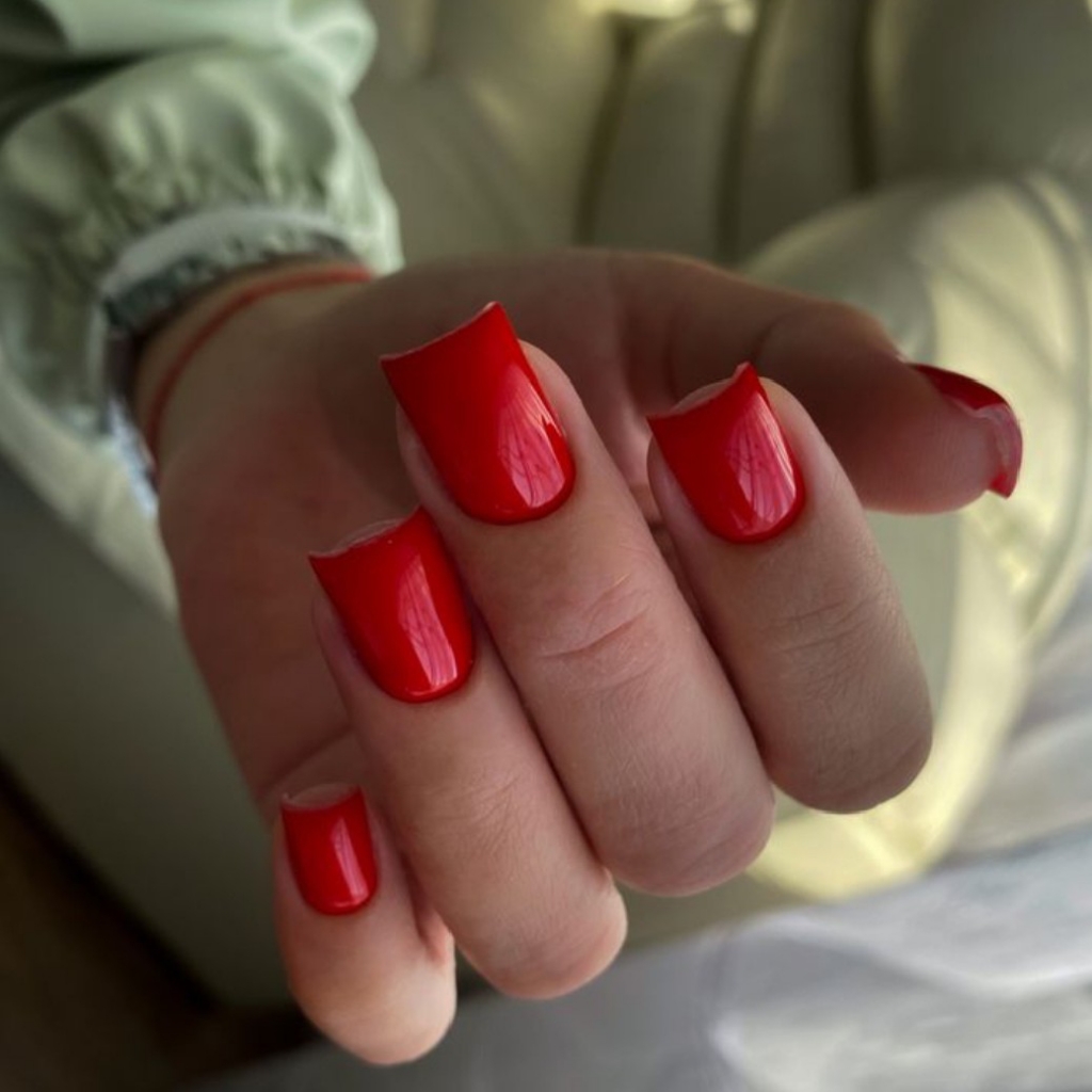 Топ мастер
снятие+ маникюр+ гель
( укрепление)