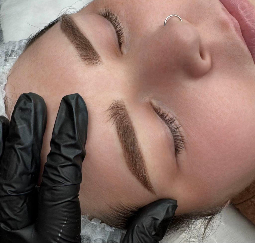 Перманент бровей