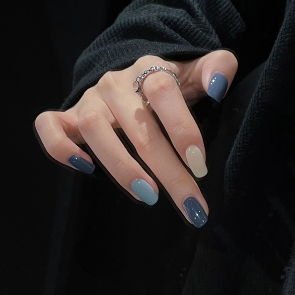 Maniküre mit Schellack ohne Design