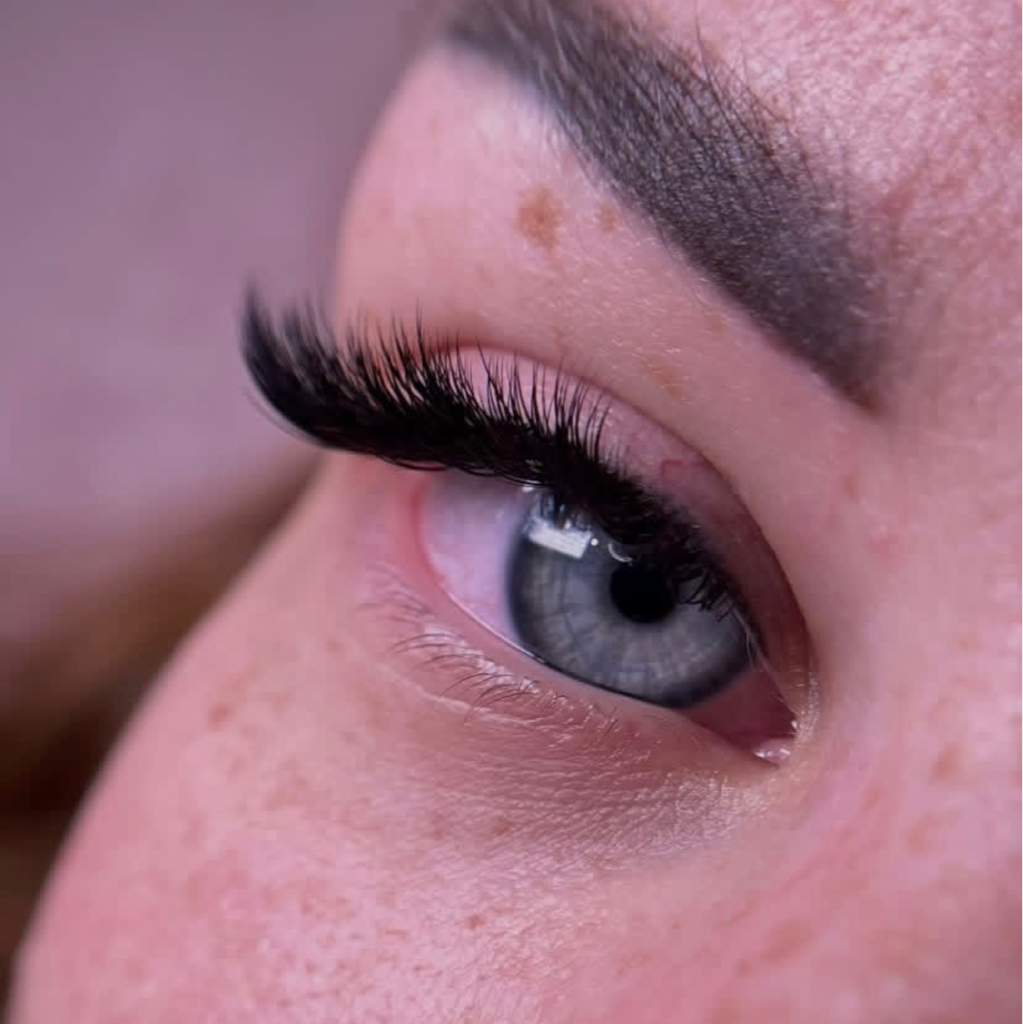 Led наращивание ресниц {3D}