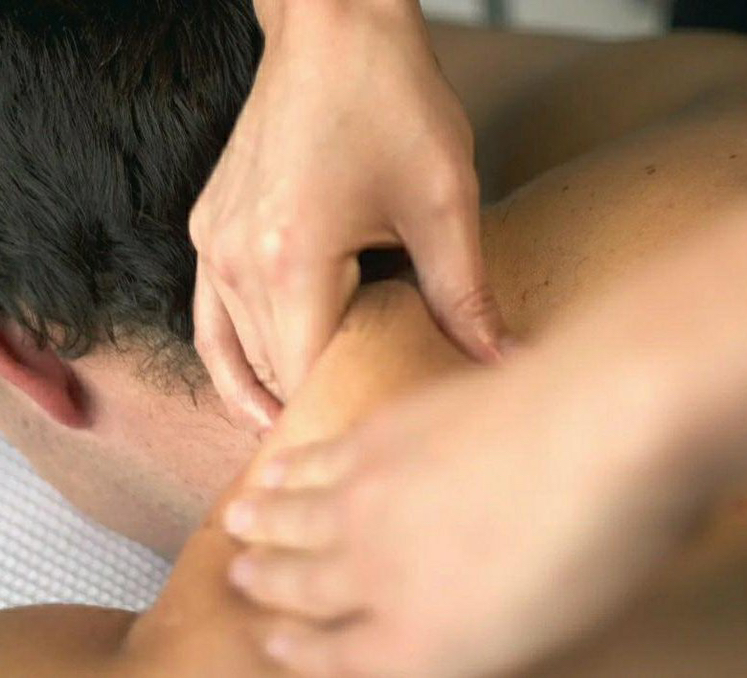 Массаж (спина, ШВЗ) мужчины