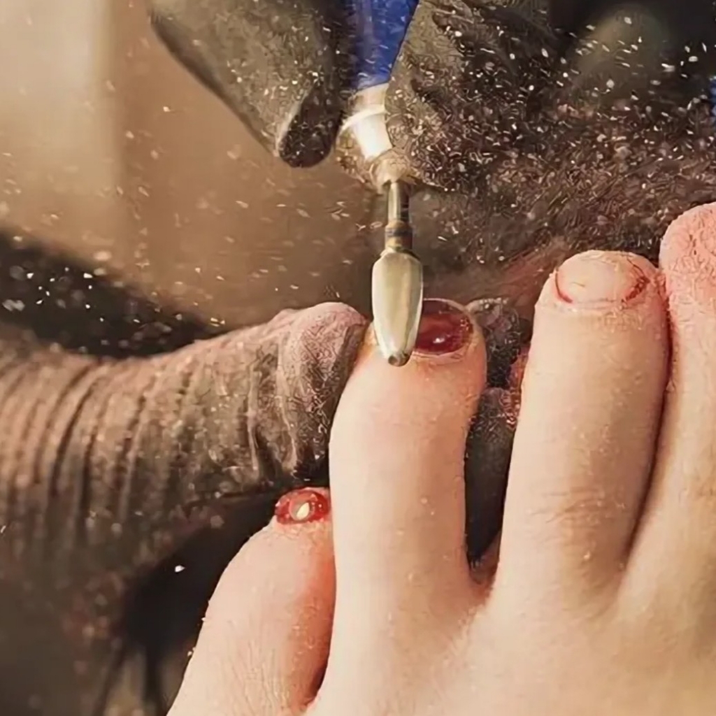 Снятие гель лака с ног