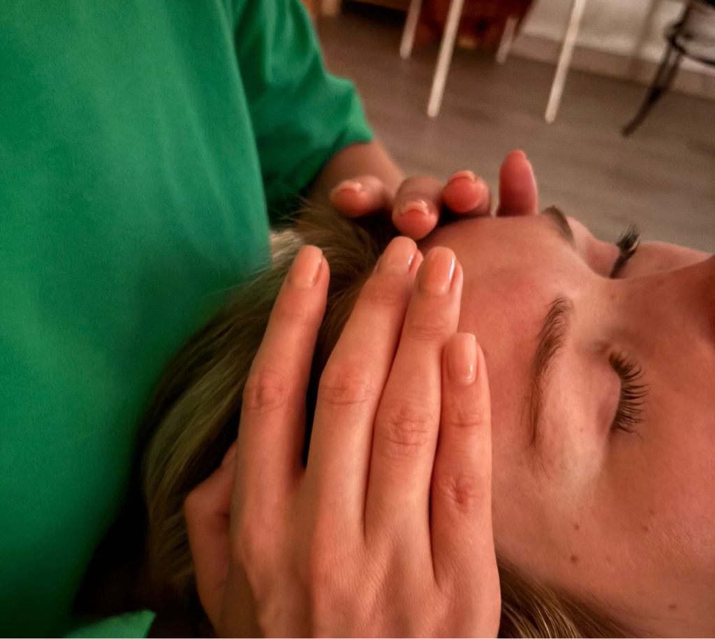 Общеоздоровительный массаж всего тела с комплексным подходом