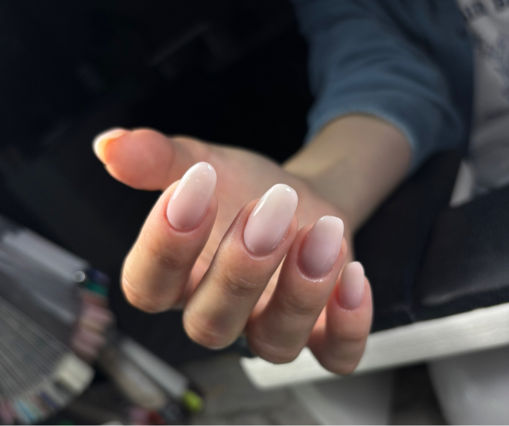 Укрепление ногтей гелем