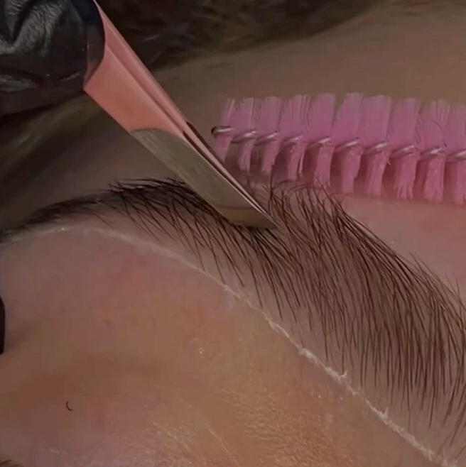 Архитектура бровей- окрашивание +коррекция бровей (пинцет)