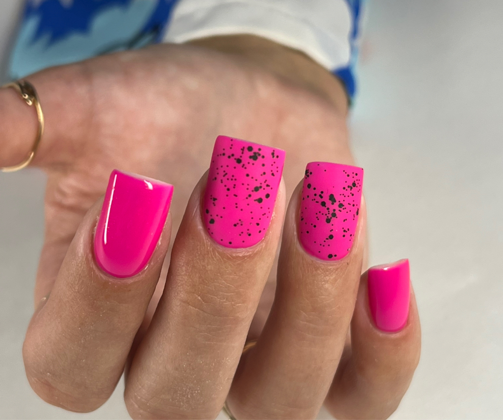 Маникюр с покрытием гель-лак + укрепление гелем (однотон)