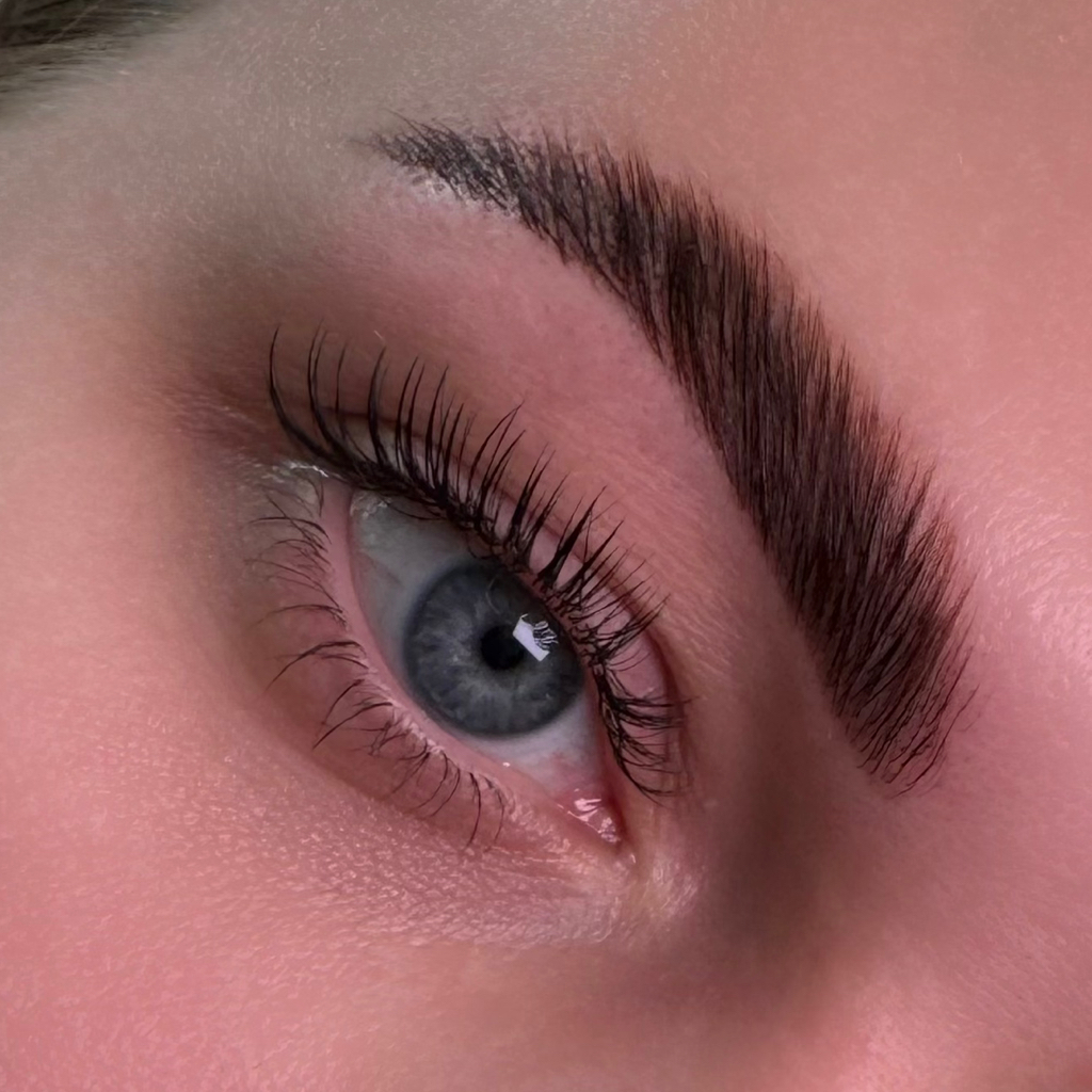 Ламинирование бровей