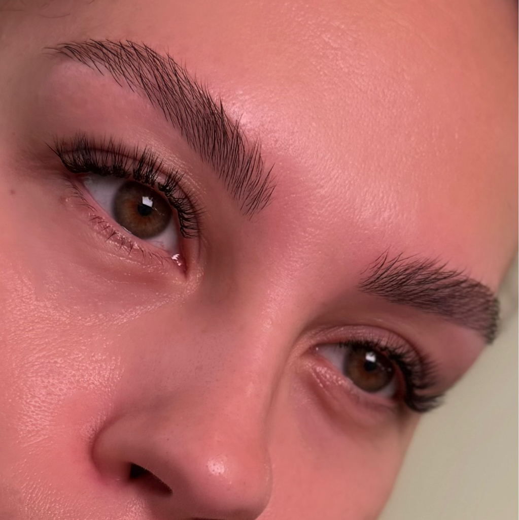 Прореживание бровей