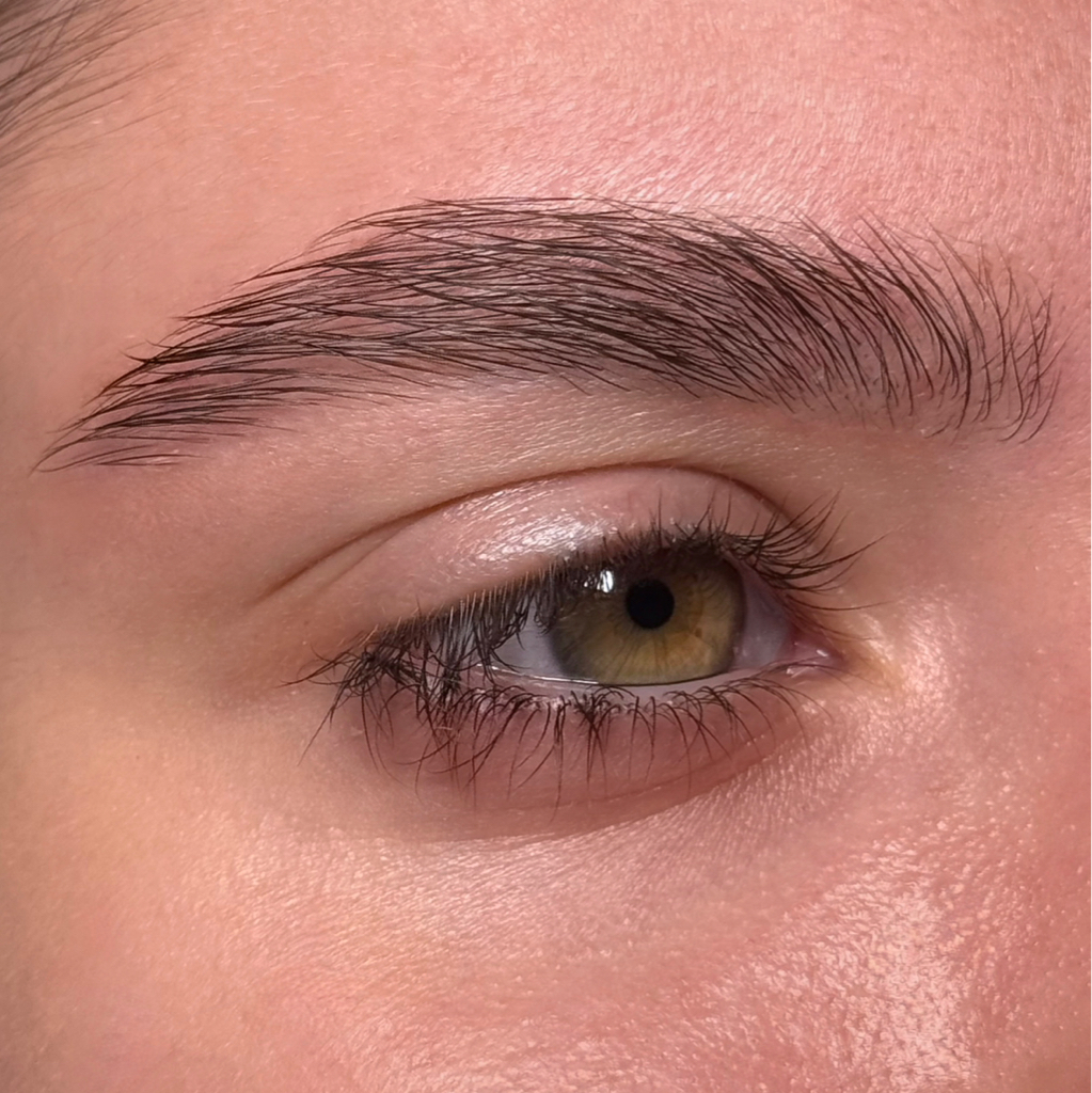 Коррекция бровей без окрашивания