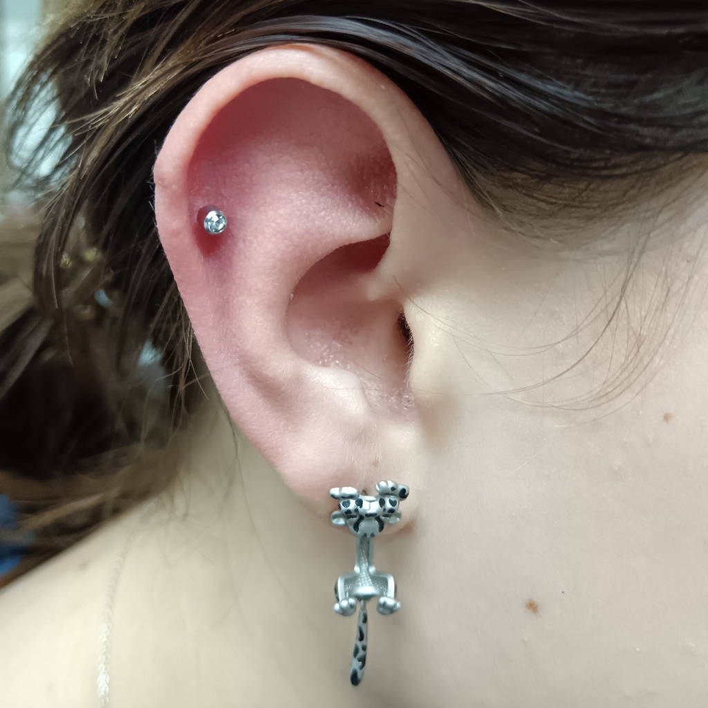 Пирсинг хряща уха