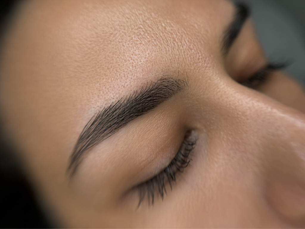 Рефреш нано-напыления бровей