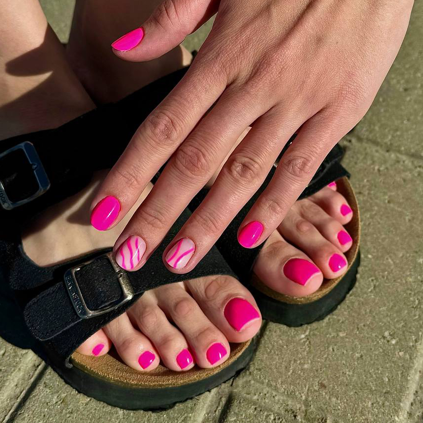 Комплекс: педикюр + маникюр