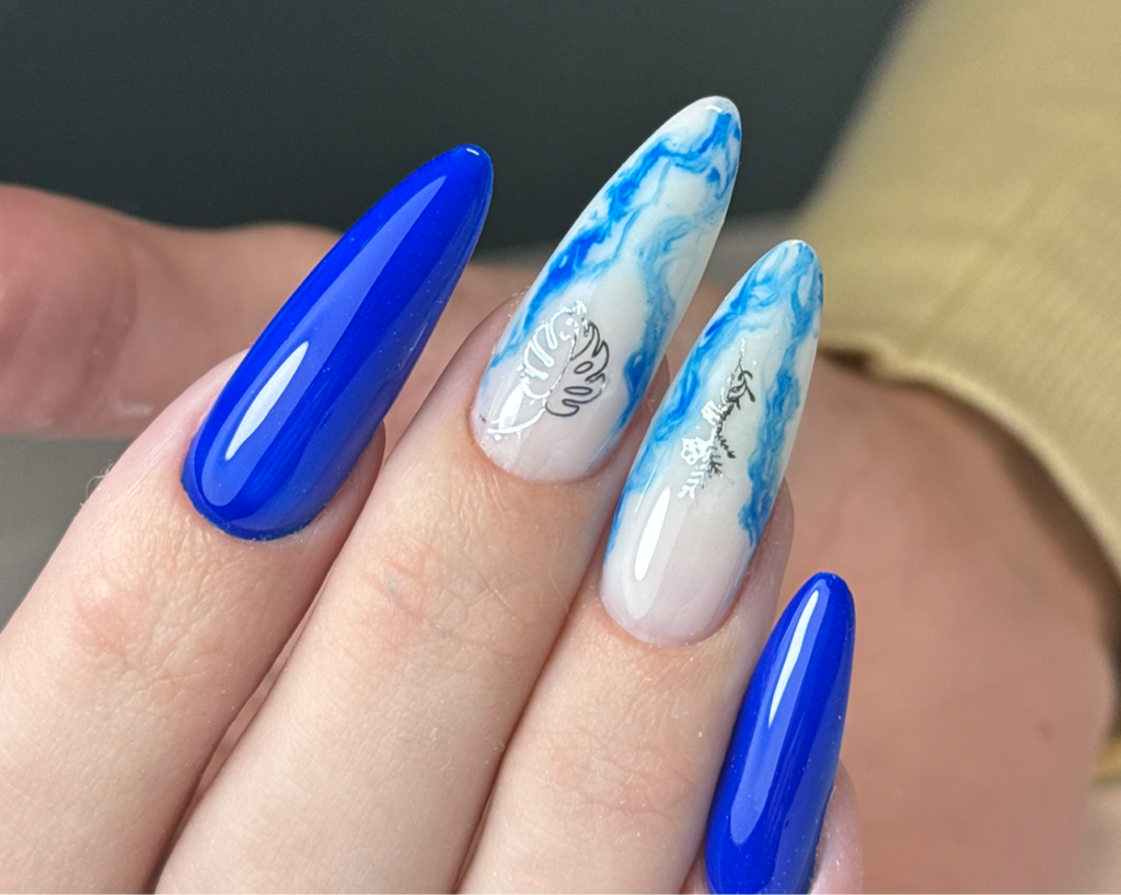 Наращивание ногтей