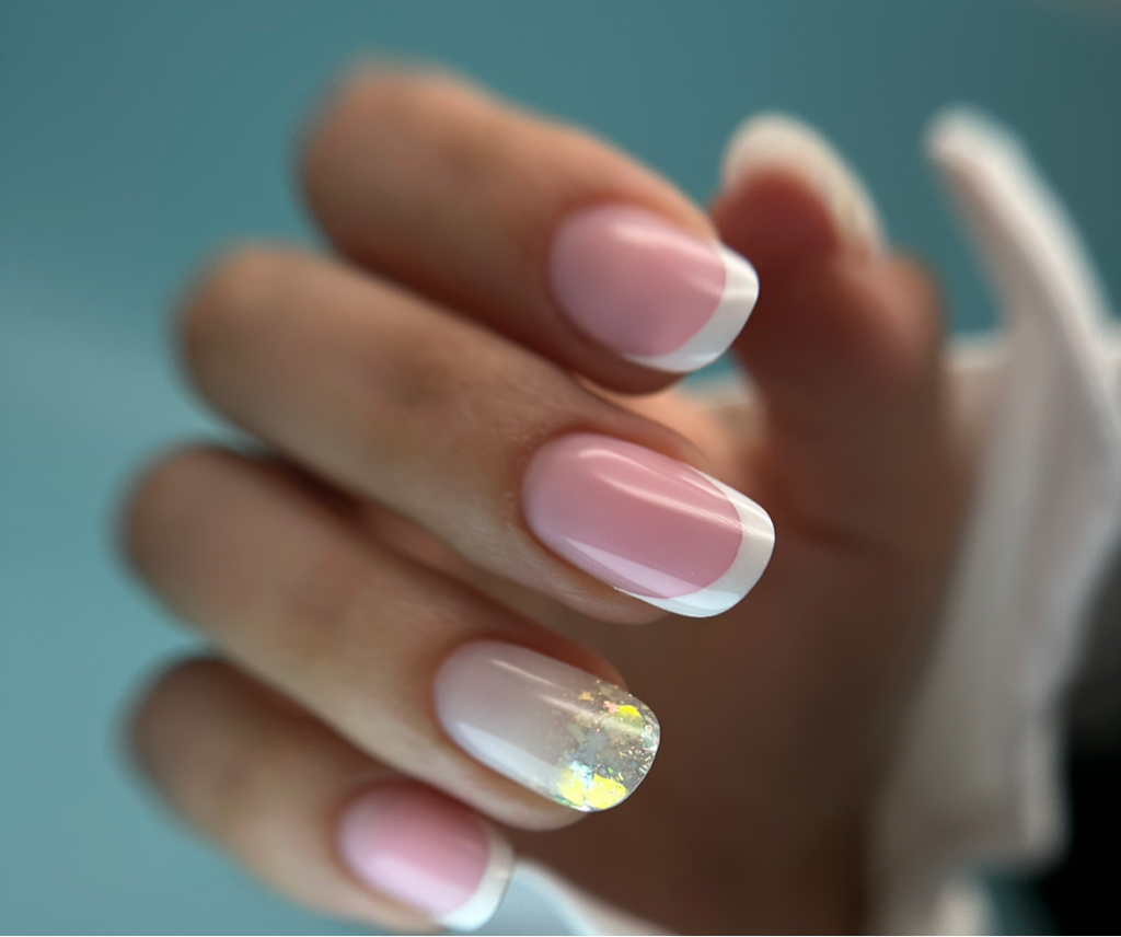 Аппаратный маникюр с покрытием