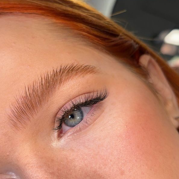 Долговременная укладка бровей