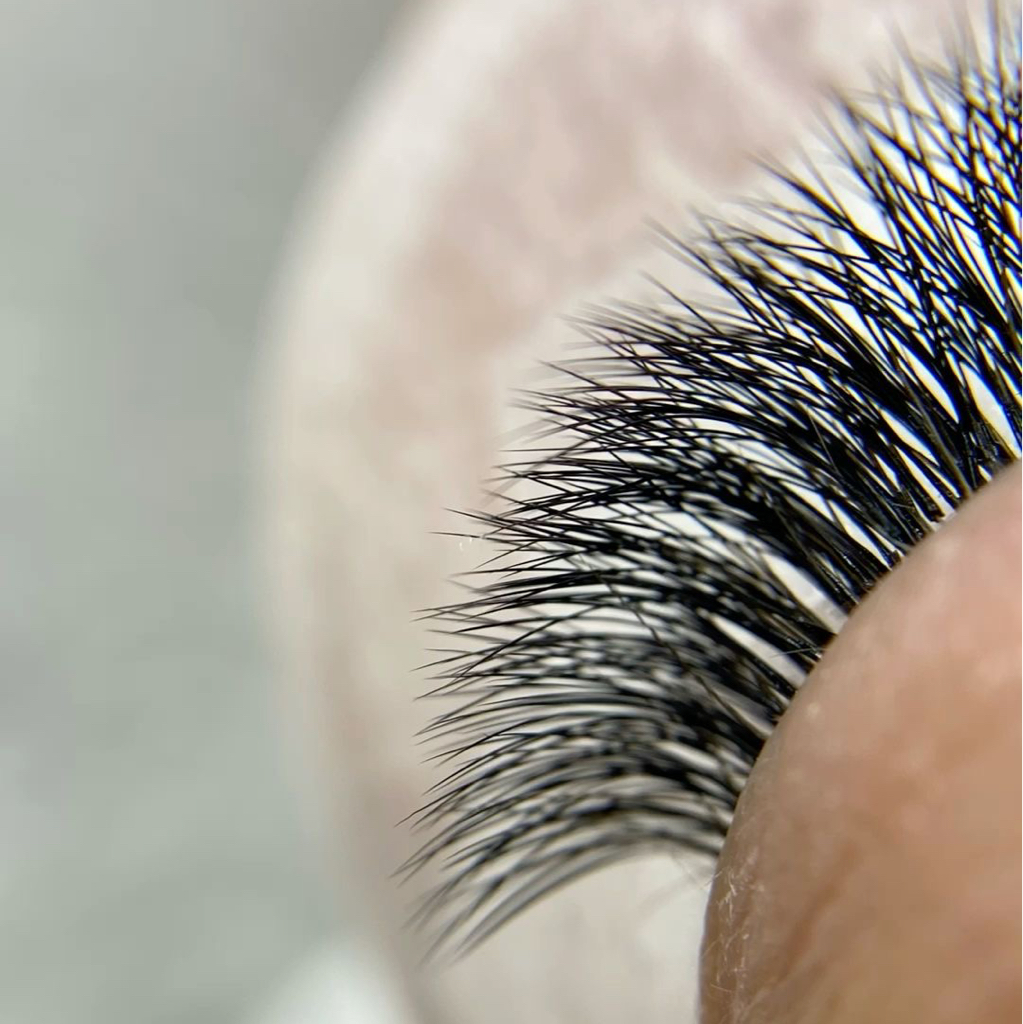 Наращивание ресниц 2,5-3D объем топ-мастер