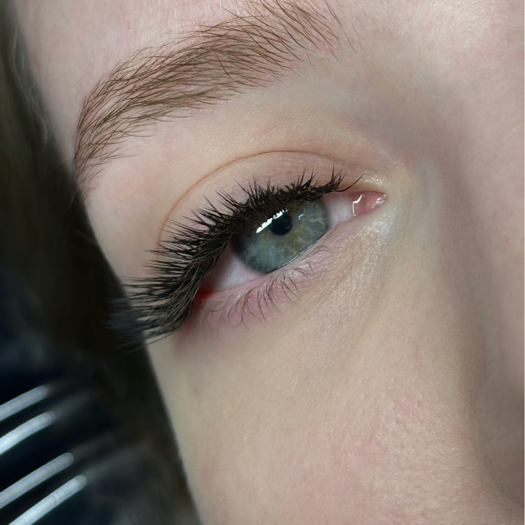 Наращивание ресниц Мокрый эффект топ-мастер