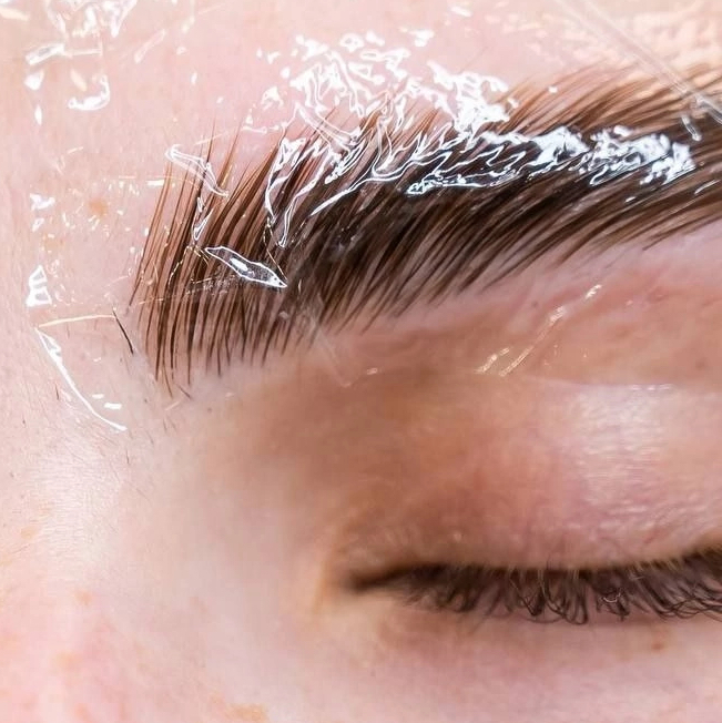 Долговременная укладка бровей