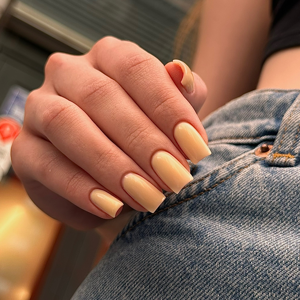 🔹Маникюр  + укрепление ГЕЛЕМ комплекс (снятие,маникюр,покрытие гелем,выравнивание)