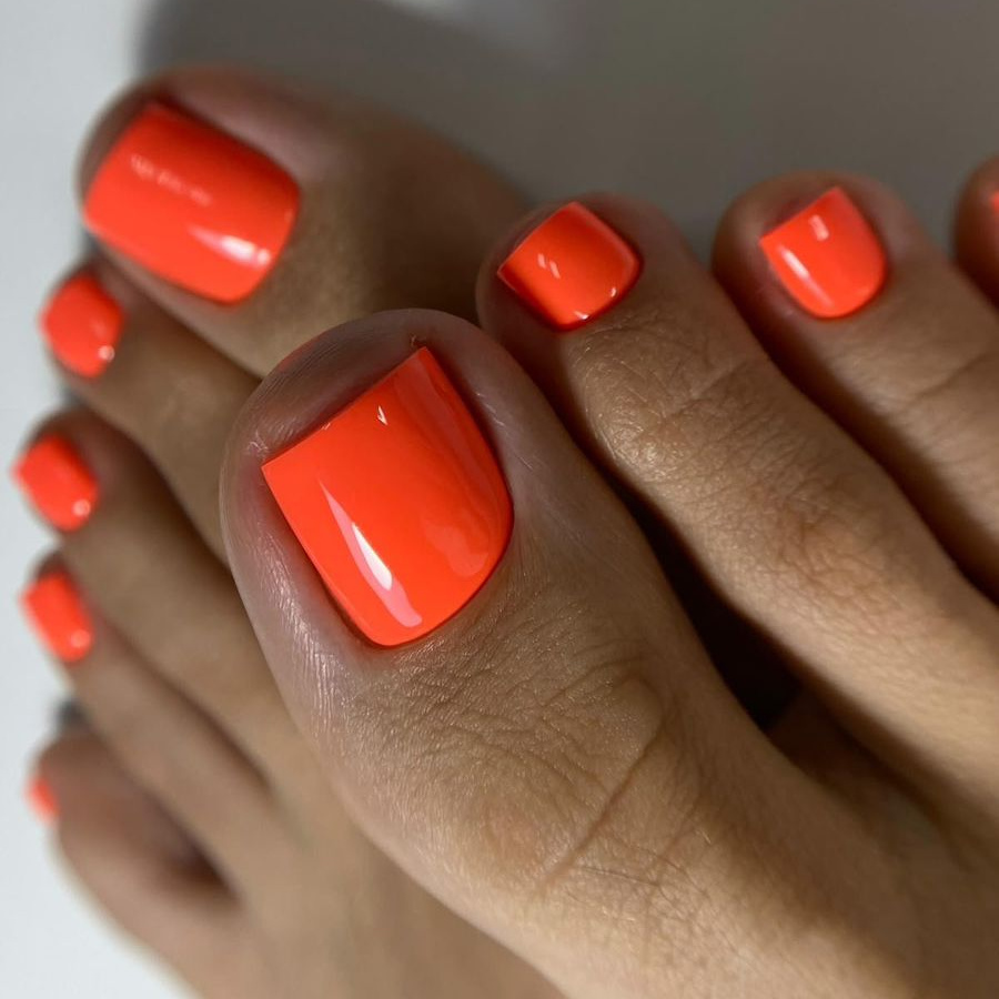 Экспресс педикюр с покрытием гель-лак ( без обработки пяточек)