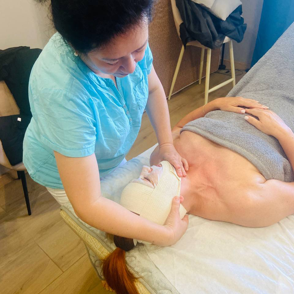 ЯПОНСКИЙ МАССАЖ ЛИЦА «КОРУГИ»