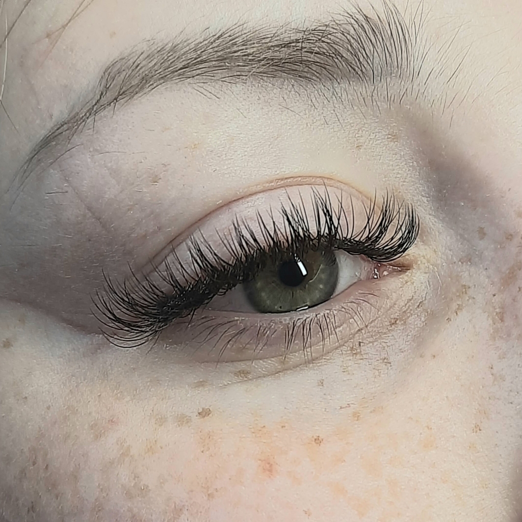 Классическое наращивание ресниц