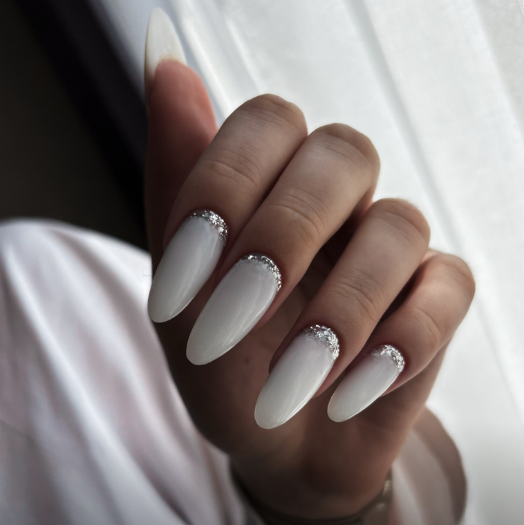 Наращивание ногтей+ однотонное покрытие +маникюр