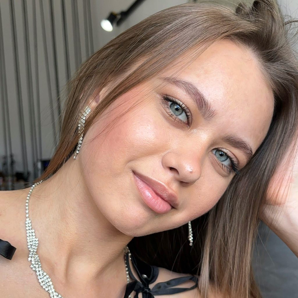 Осветление бровей + окрашивание
