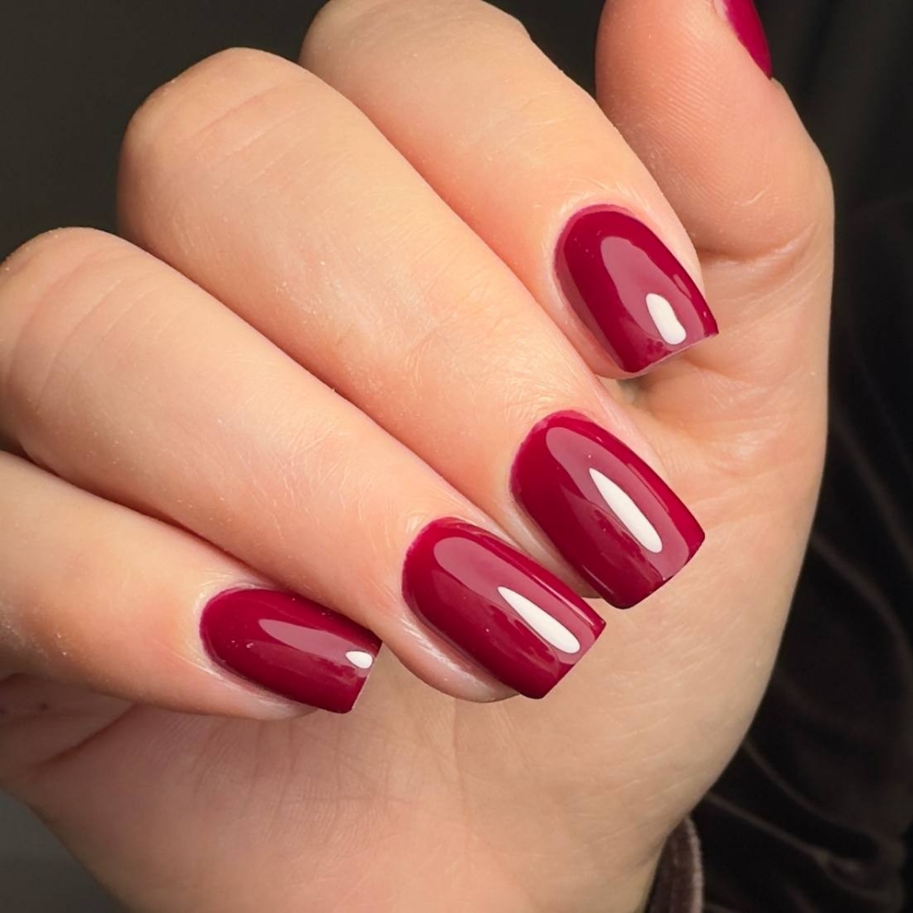 Маникюр + однотонное покрытие(со снятием покрытия не салона)