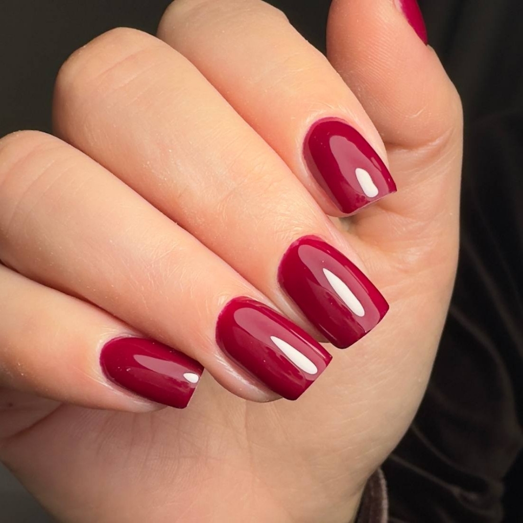 Маникюр + однотонное покрытие( со снятием покрытия салона )Повторный визит