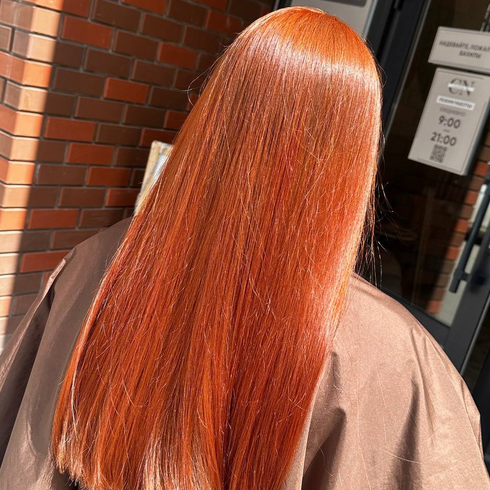 Однотонное окрашивание волос на  короткие волосы