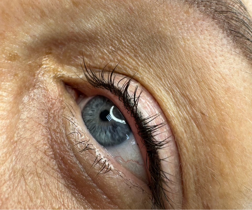 Перманентный макияж век (заполнение межресничного пространства)